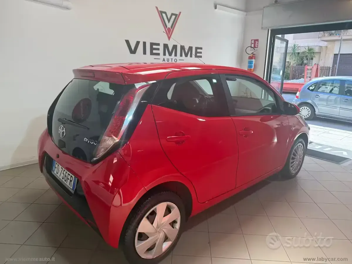 Usata Toyota Aygo X-play 69 CV (50 kW) 2017 Utilitaria