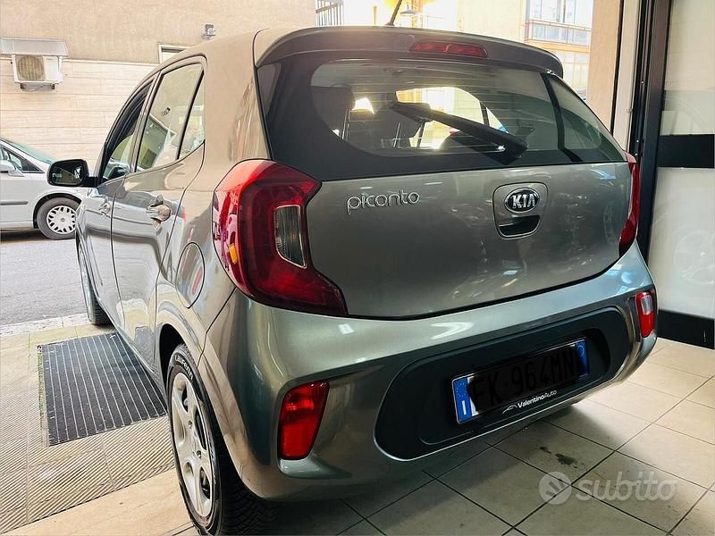 Usata Kia Picanto 67 CV (49 kW) 2017 Grigio Utilitaria