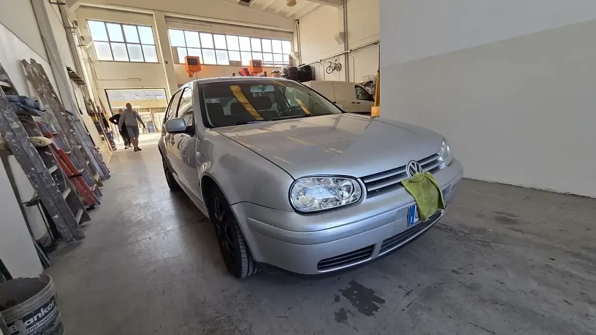 Usata VW Golf IV Highline 131 CV (96 kW) 2003 Berlina