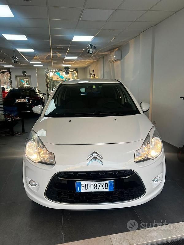 Bianco Usata 2012 Citroën C3 Exclusive Due volumi | 5990 € (Buon prezzo) - Immagine 1/4