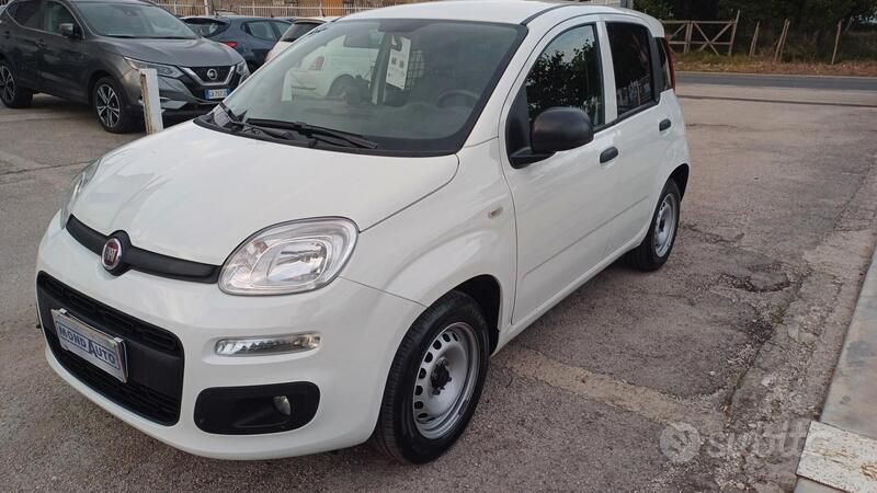 Usata Fiat Panda Street 70 CV (51 kW) 2022 Bianco Utilitaria