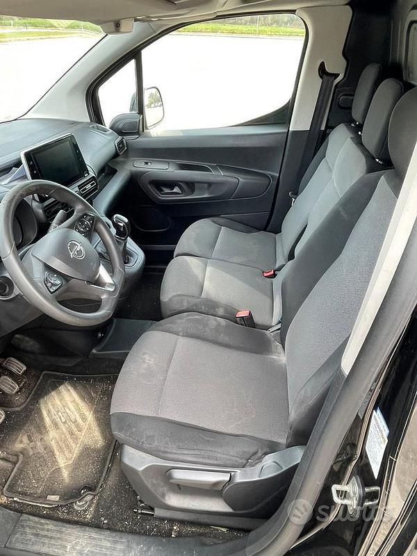Usata Opel Combo 75 CV (55 kW) 2019 Nero Monovolume