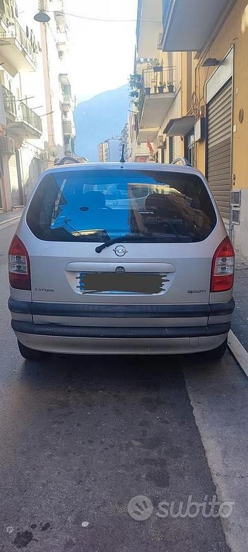 Usata Opel Zafira 2004 Grigio Monovolume