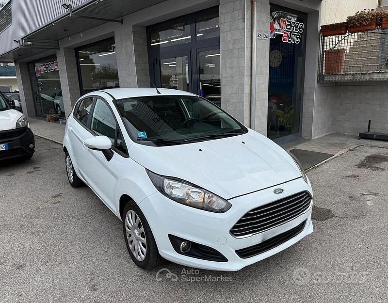 Usata Ford Fiesta 60 CV (44 kW) 2016 Bianco Berlina
