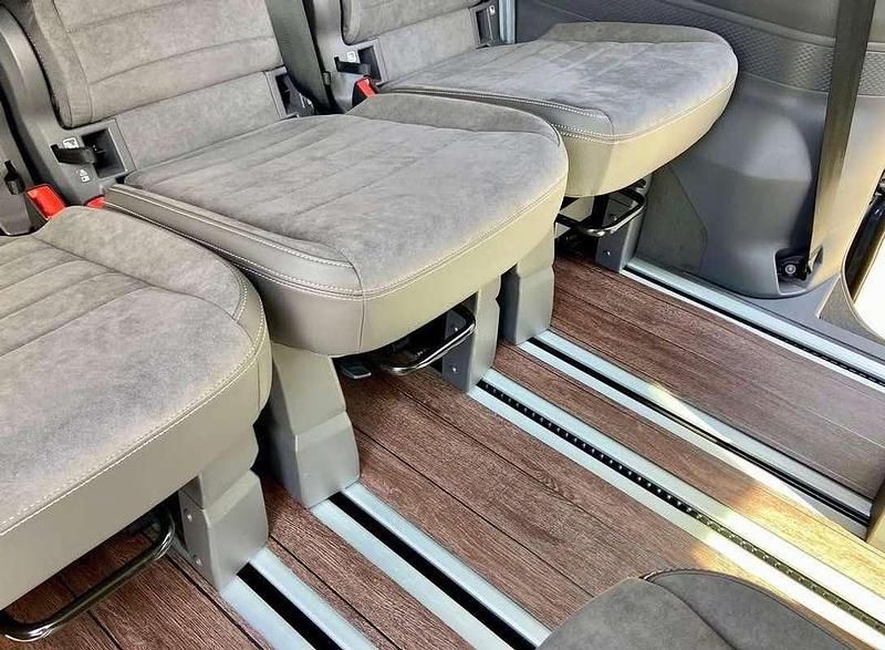 Nieuw VW T7 Style 150 PK (110 kW) 2025 Grijs Van