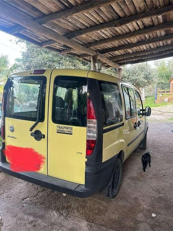 Usata Fiat Doblò 105 CV (77 kW) 2005 Monovolume