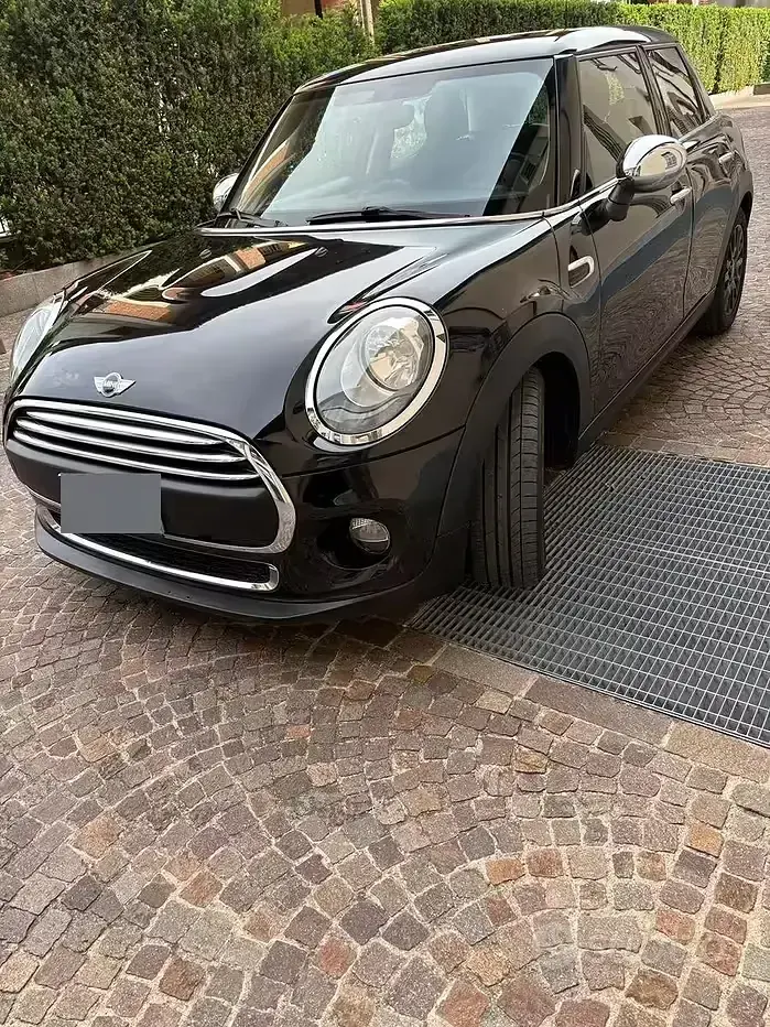 Usata Mini One D 95 CV (69 kW) 2017 Nero Utilitaria