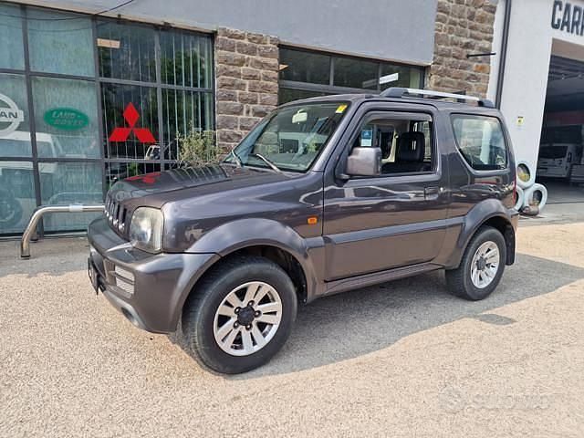 Usata Suzuki Jimny 85 CV (62 kW) 2011 Grigio SUV