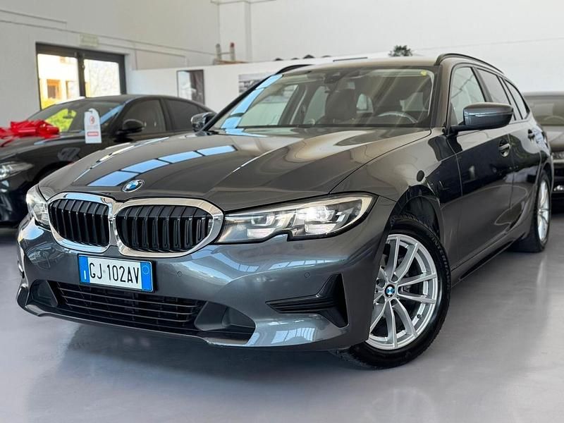 Usata BMW 316 Luxury Line 122 CV (89 kW) 2022 Grigio Berlina