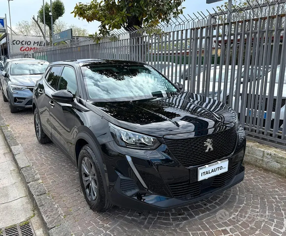 Usata Peugeot 2008 Active 131 CV (96 kW) 2022 Nero SUV