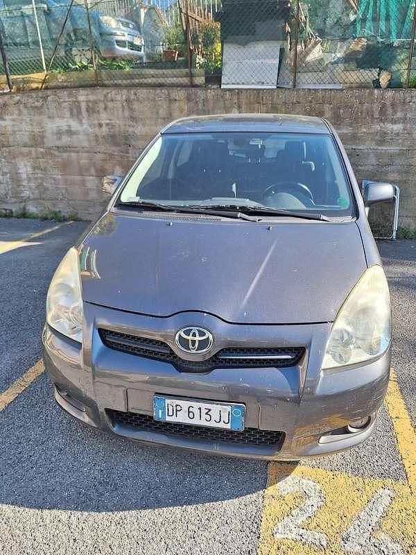 Usata Toyota Corolla Verso 136 CV (100 kW) 2008 Grigio Monovolume