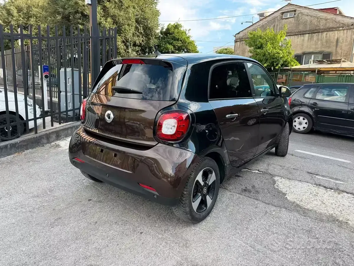 Usata Smart ForFour Passion 90 CV (66 kW) 2018 Marrone Utilitaria