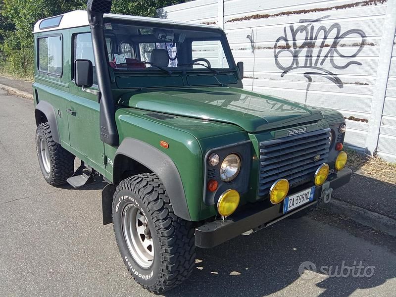 Usata Land Rover Defender 122 CV (89 kW) 2002 Verde SUV
