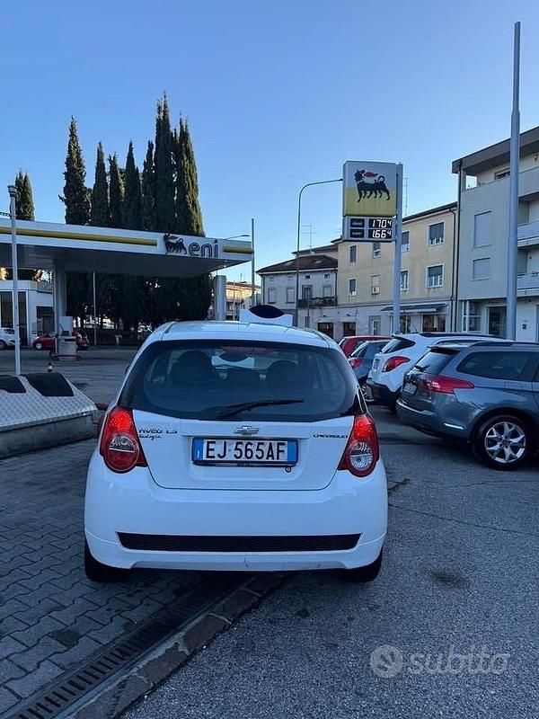Usata Chevrolet Aveo LS 84 CV (61 kW) 2011 Bianco Berlina