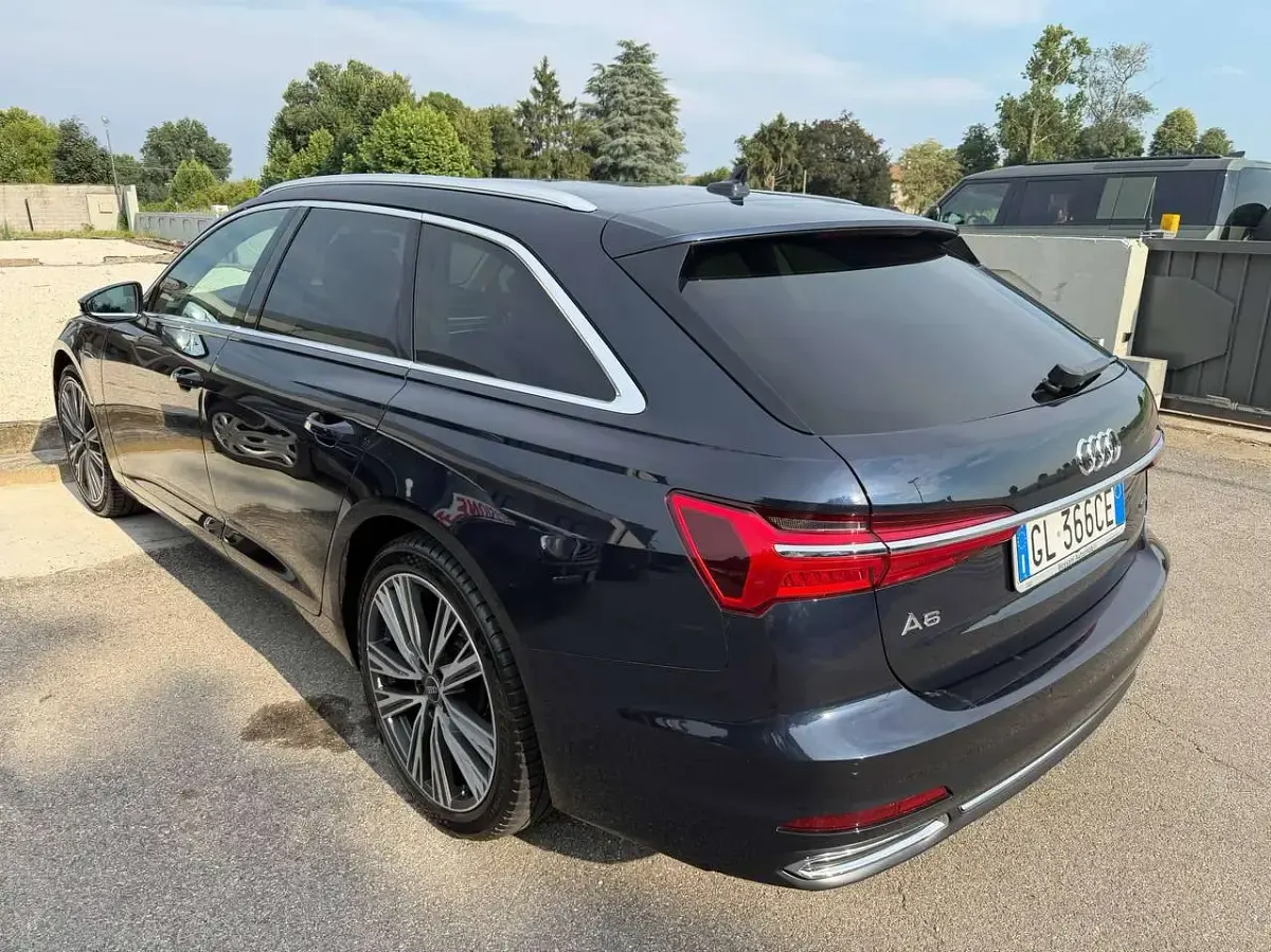 Usata Audi A6 Business Plus 204 CV (150 kW) 2023 Blu/azzurro Station wagon