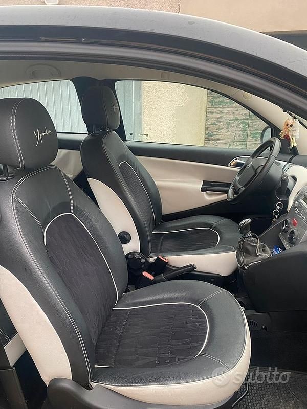 Usado Lancia Ypsilon 69 HP (50 kW) 2011 Citadino