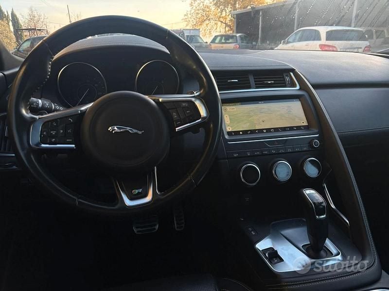 Usata Jaguar E-Pace R-Dynamic 150 CV (110 kW) 2019 Marrone SUV
