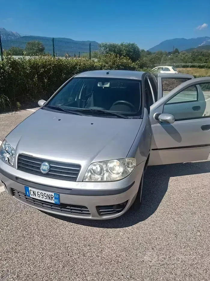 Usata Fiat Punto 60 CV (44 kW) 2004 Utilitaria
