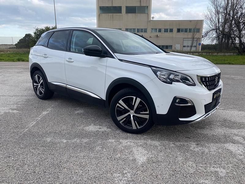 Usata Peugeot 3008 Allure 130 CV (95 kW) 2019 Bianco SUV