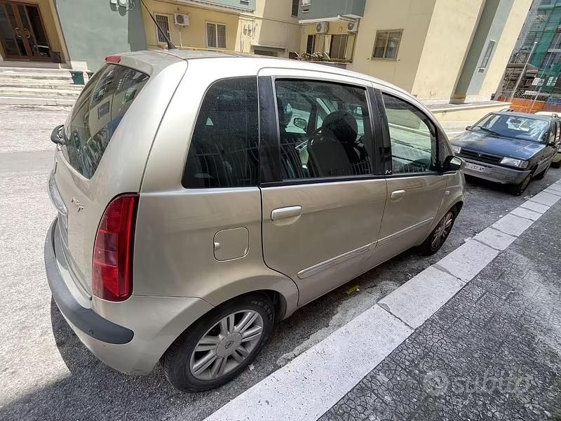 Usata Lancia Musa 90 CV (66 kW) 2007 Monovolume
