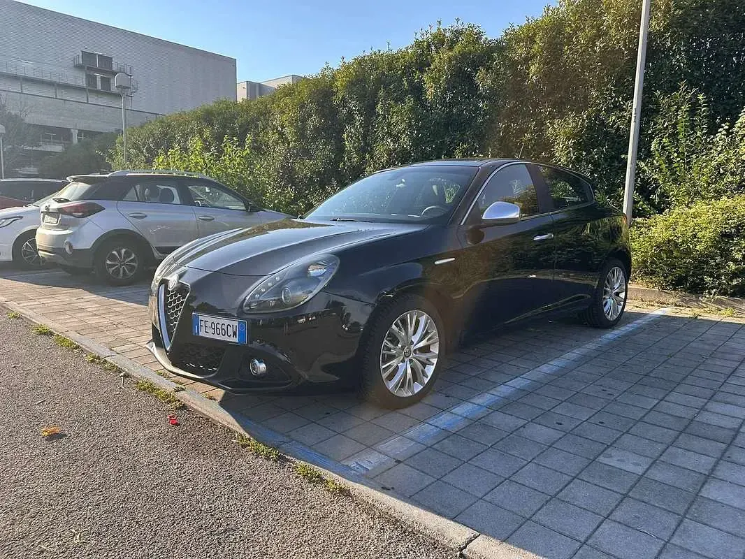Usata Alfa Romeo Giulietta 120 CV (88 kW) 2016 Nero Utilitaria