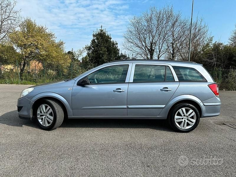 Usata Opel Astra Enjoy 116 CV (85 kW) 2008 Station wagon