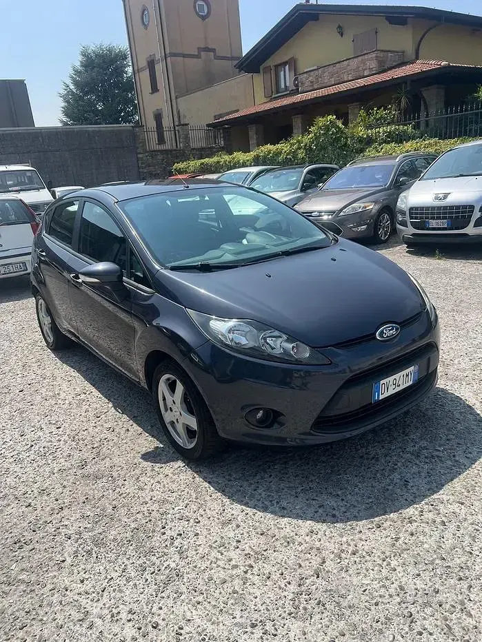 Usata Ford Fiesta Titanium 82 CV (60 kW) 2009 Nero Berlina