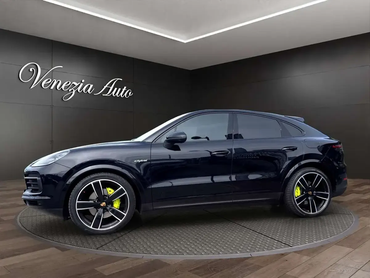 Usata Porsche Cayenne 461 CV (339 kW) 2021 Nero SUV