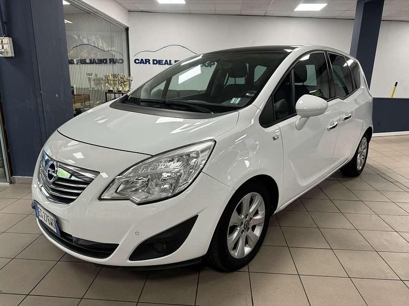 Usata Opel Meriva Cosmo 101 CV (74 kW) 2011 Bianco Monovolume