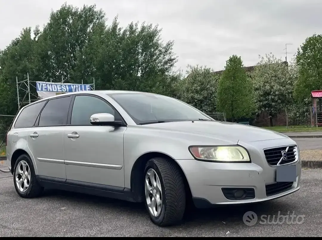 Usata Volvo V50 109 CV (80 kW) 2008 Grigio Station wagon