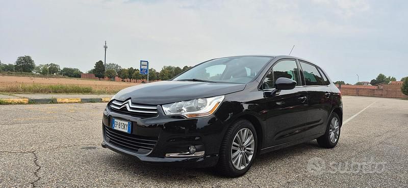 Nero Usata 2012 Citroën C4 Seduction Tre volumi | 5800 € (Buon prezzo) - Immagine 1/4