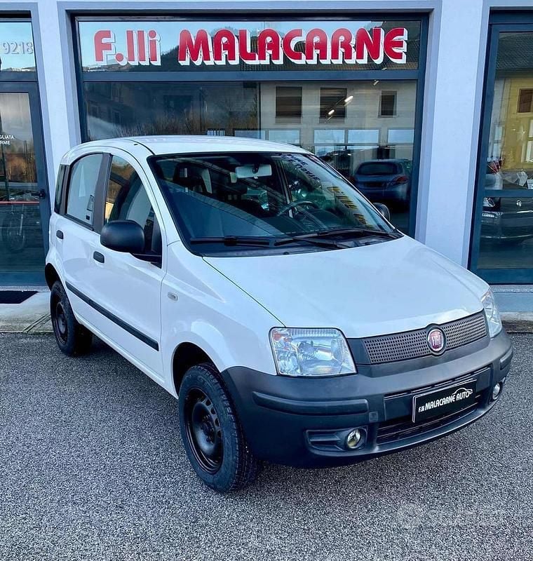 Usata Fiat Panda 4x4 69 CV (50 kW) 2010 Bianco Utilitaria