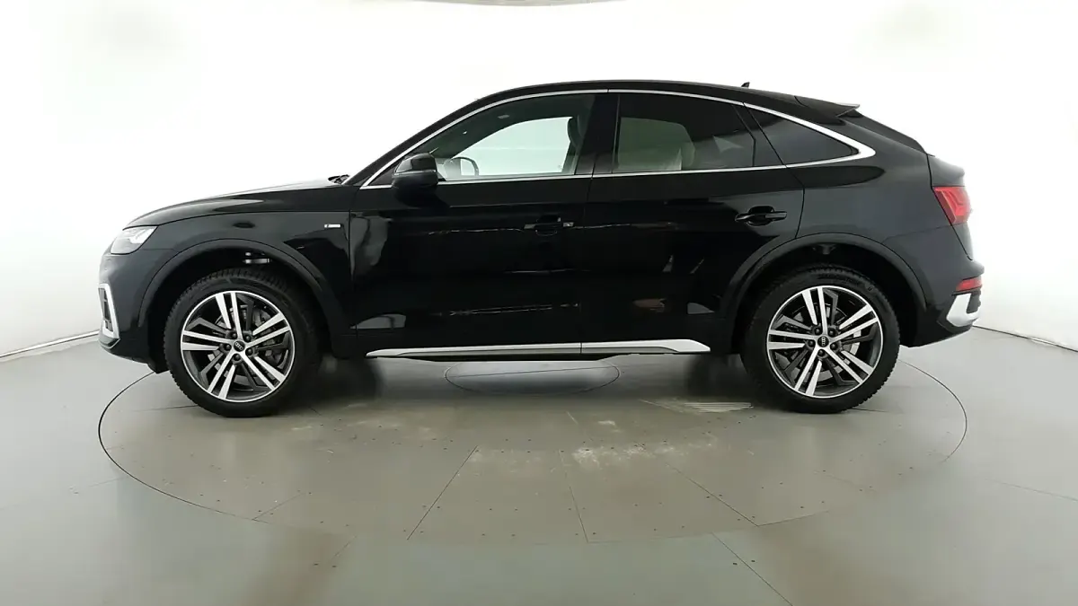 Usata Audi Q5 Sportback S-line plus 204 CV (150 kW) 2025 Nero mito metallizzato SUV