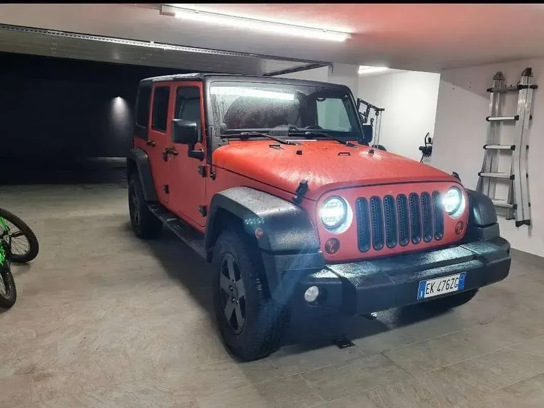 Usata Jeep Wrangler Sahara 200 CV (147 kW) 2011 Arancione SUV