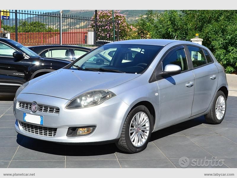 Usata Fiat Bravo Dynamic 120 CV (88 kW) 2010 Argento Utilitaria