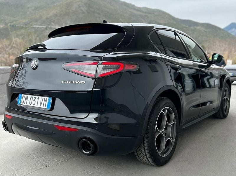 Usata Alfa Romeo Stelvio Sprint 160 CV (117 kW) 2023 Nero SUV
