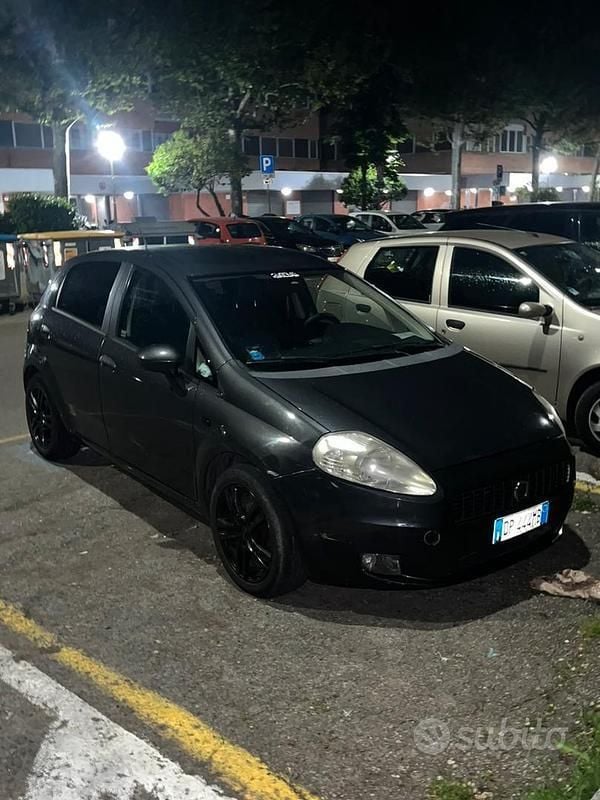 Usata Fiat Grande Punto 65 CV (47 kW) 2008 Grigio Utilitaria