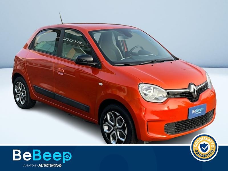Usata Renault Twingo Techno 59 kW (81 CV) 2022 Arancione metallizzato Utilitaria