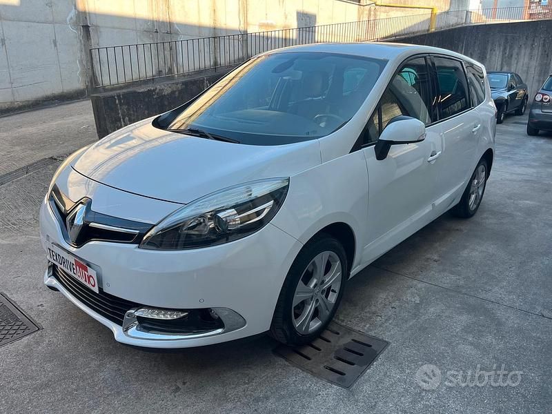 Usata Renault Scénic III 110 CV (80 kW) 2014 Bianco Monovolume