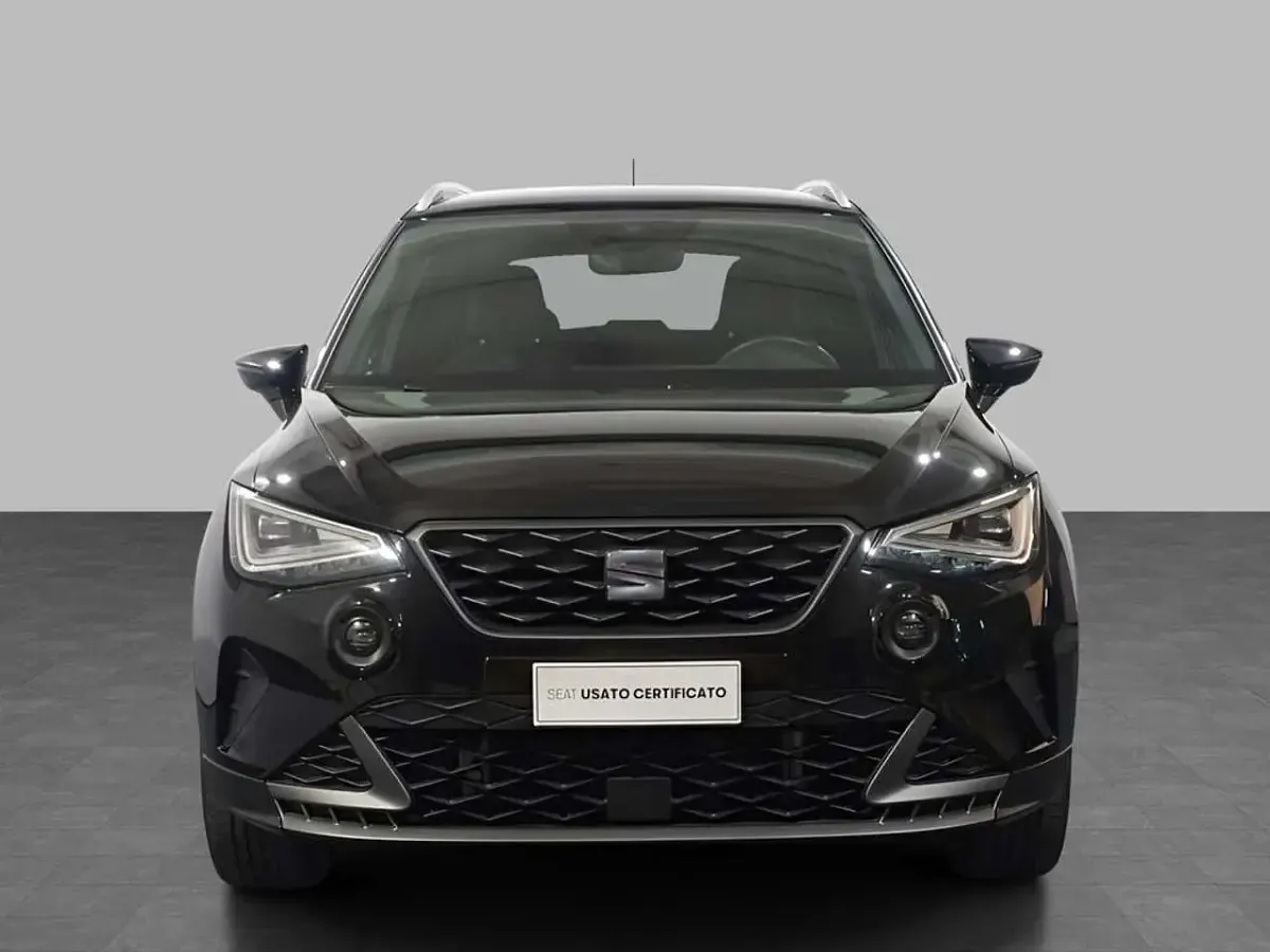 Käytetty Seat Arona FR 95 HP (69 kW) 2025 Musta Katumaasturi