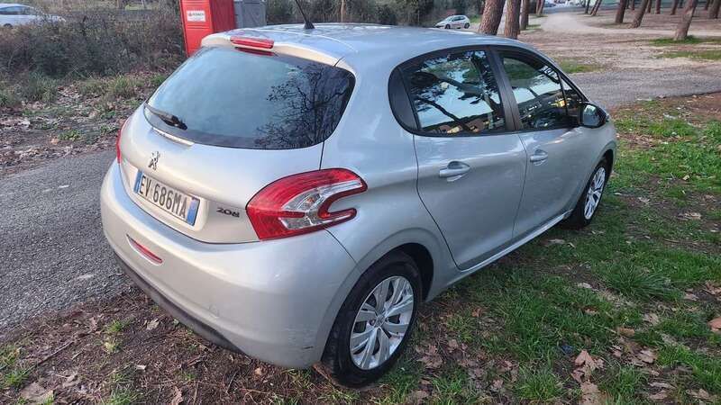 Usata Peugeot 208 Active 75 CV (55 kW) 2014 Other Utilitaria
