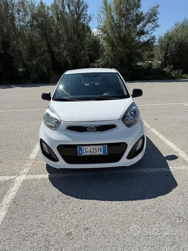 Usata Kia Picanto 69 CV (50 kW) 2011 Bianco Utilitaria