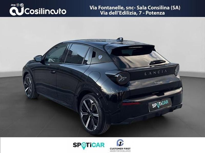 Gebraucht Lancia Ypsilon 101 PS (74 kW) 2025 Schwarz Kleinwagen