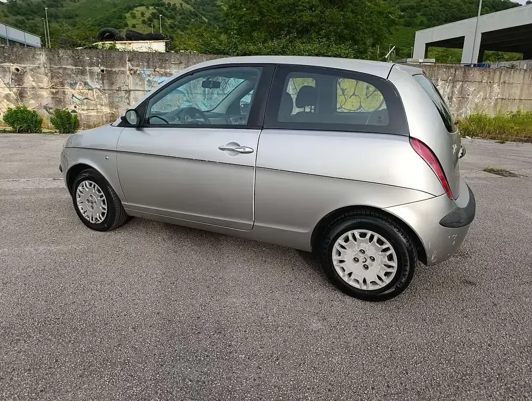 Usata Lancia Ypsilon 69 CV (50 kW) 2005 Utilitaria