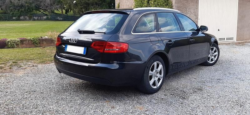 Usata Audi A4 Ambiente 120 CV (88 kW) 2011 Nero Station wagon