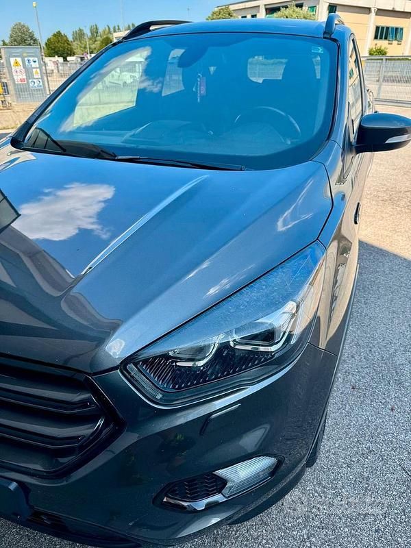 Usata Ford Kuga ST-Line 2019 Grigio SUV