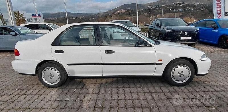 Usata Honda Civic 125 CV (91 kW) 1993 Bianco Berlina