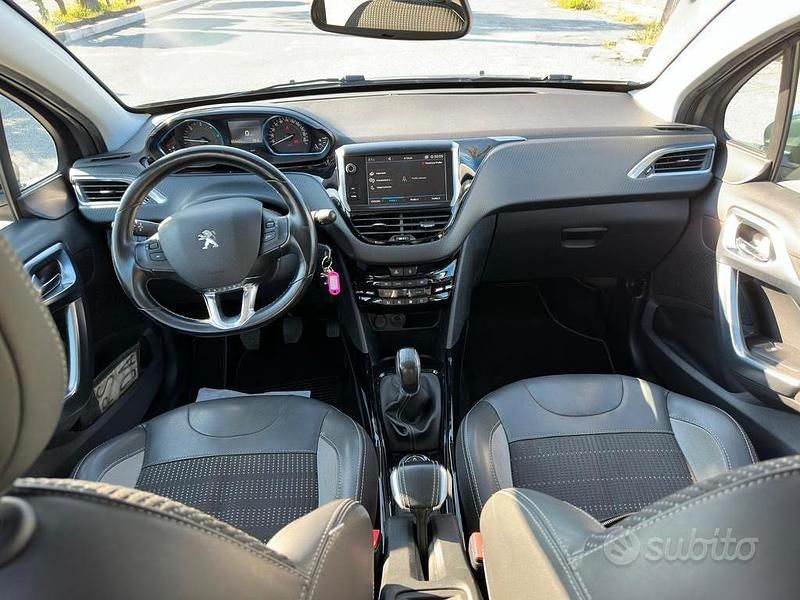 Usata Peugeot 2008 100 CV (73 kW) 2018 Grigio SUV