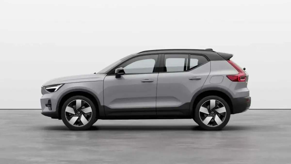 Usata Volvo XC40 Core 163 CV (119 kW) 2024 Argento SUV