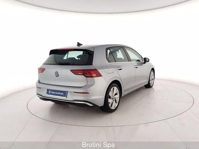 Usata VW Golf VIII Style 150 CV (110 kW) 2025 Grigio metallizzato Utilitaria